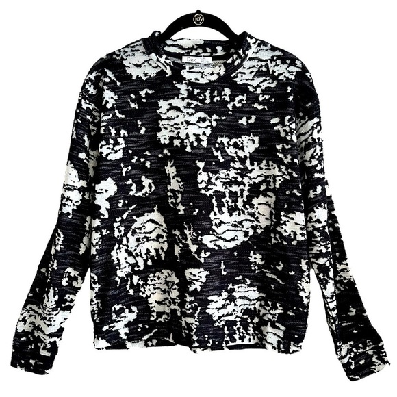 DEX Clothing Black White Abstract Destroyed Knit Crew Lightweight Sweater NWT - Picture 3 of 10